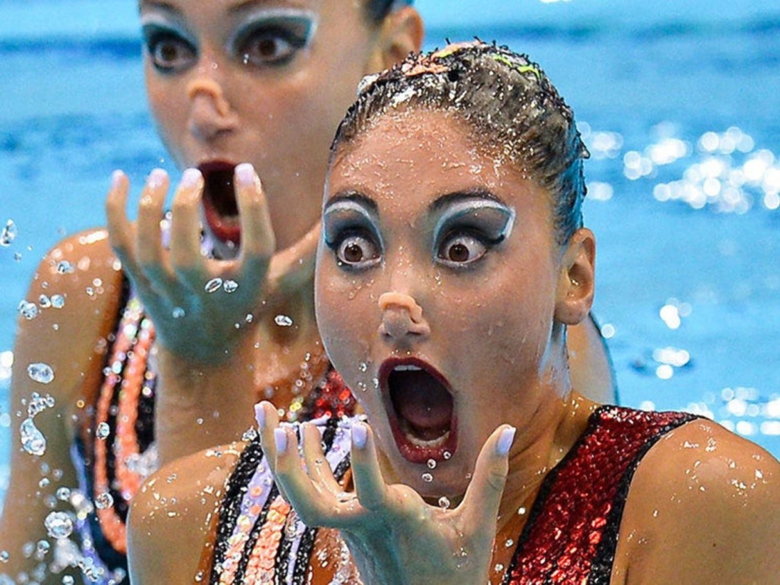 Пловчихи синхронистки. Фото с сайта https://funny.klev.club/