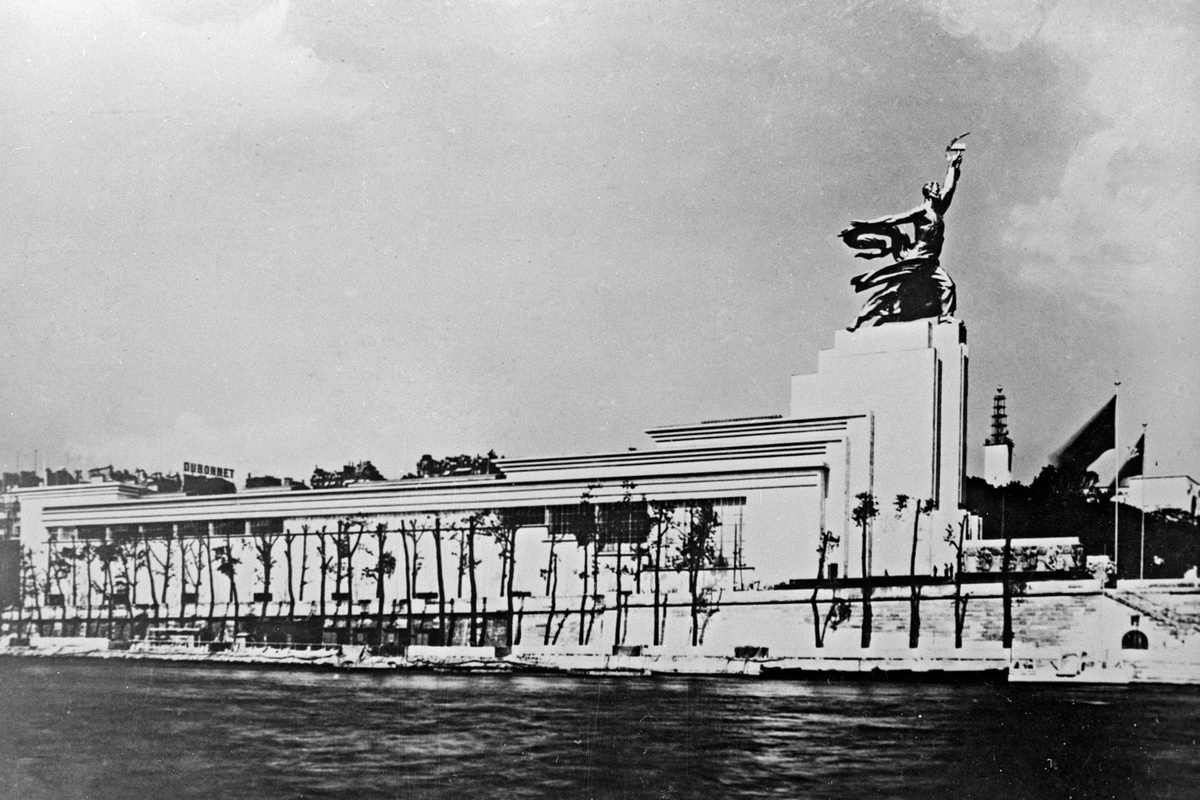  📷 📷 📷 📷 📷 📷 📷 📷 📷 📷 📷 📷 📷 📷   Рабочий и колхозница сквозь года