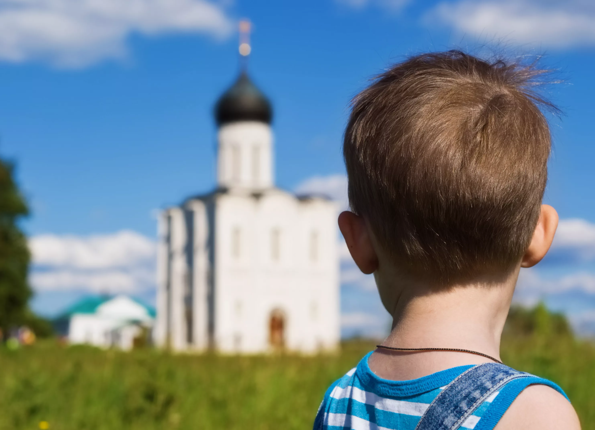 Когда один из родителей категорически против крещения своего ребенка, это может означать два типичных случая: либо родитель, который хочет покрестить ребенка, уверовал уже находясь в браке, либо его