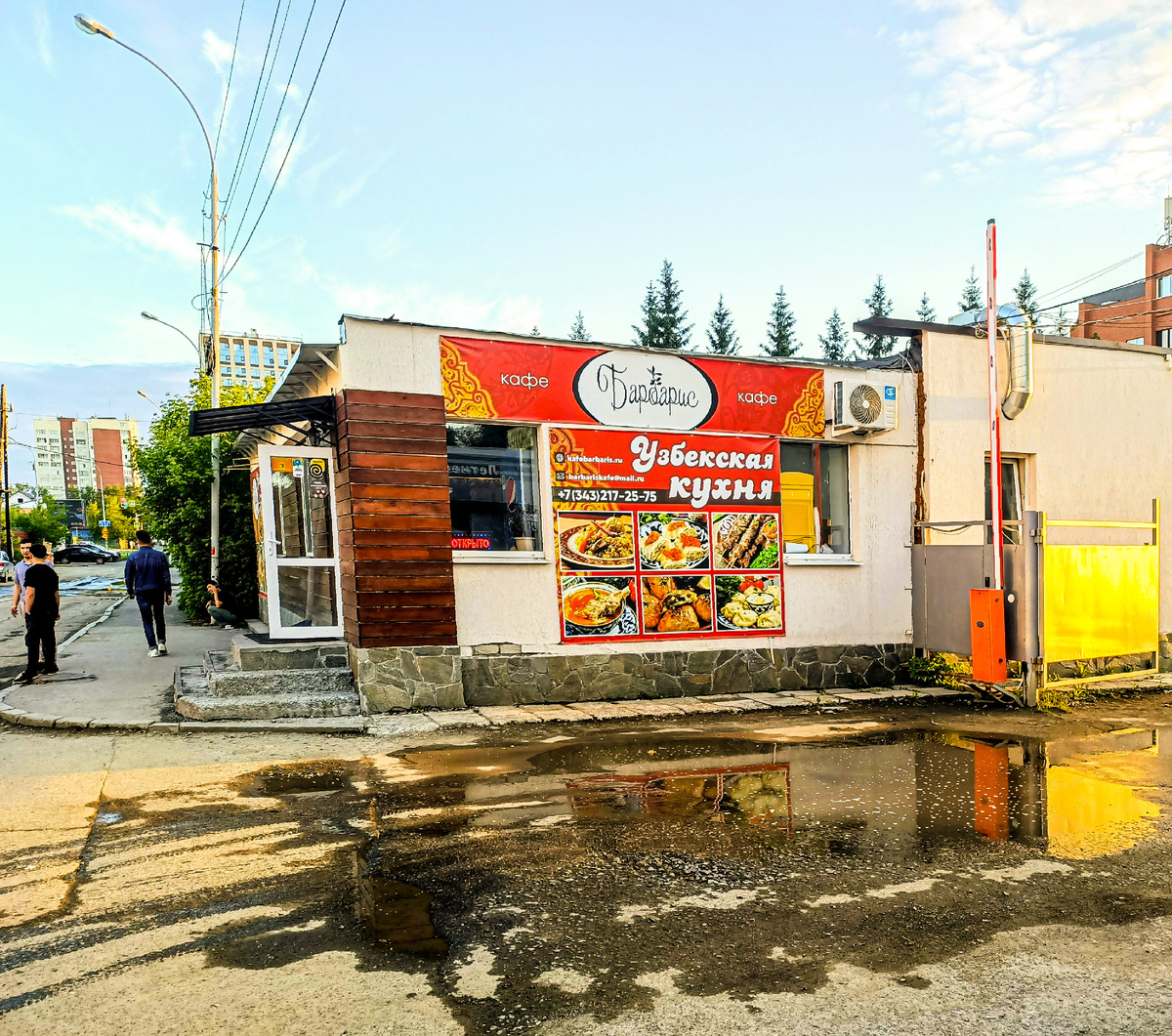 Спонтанные поминки загнанного скакуна в кафе узбекской кухни 