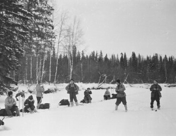 Группа Дятлова на привале.