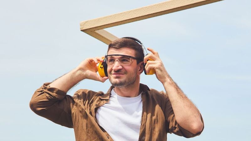    Торнике Квитатиани в шоу «Выжить в Дубае. Возвращение». Фото: ТНТ