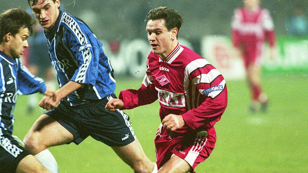 Дмитрий Аленичев во время «золотого» матча с «Ротором» в 1997 году. Фото архив «СЭ»