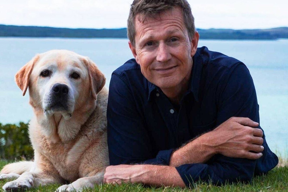     Погиб под деревом на фестивале во Франции знаменитый комик и дрессировщик собак Тони Найт