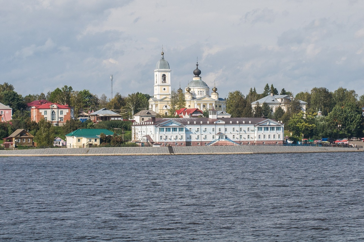 Панорама города. Источник https://wikiway.com/russia/myshkin/photo/#gallery-3