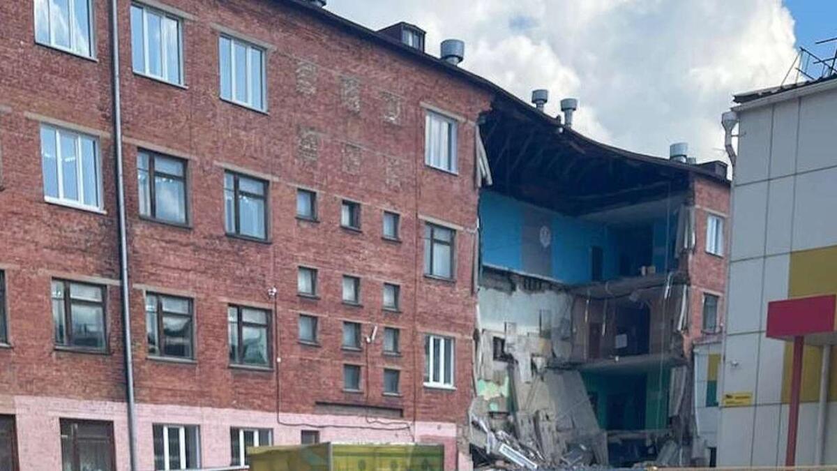    В Кемеровской области произошло обрушение нескольких этажей здания Дворца детского творчества