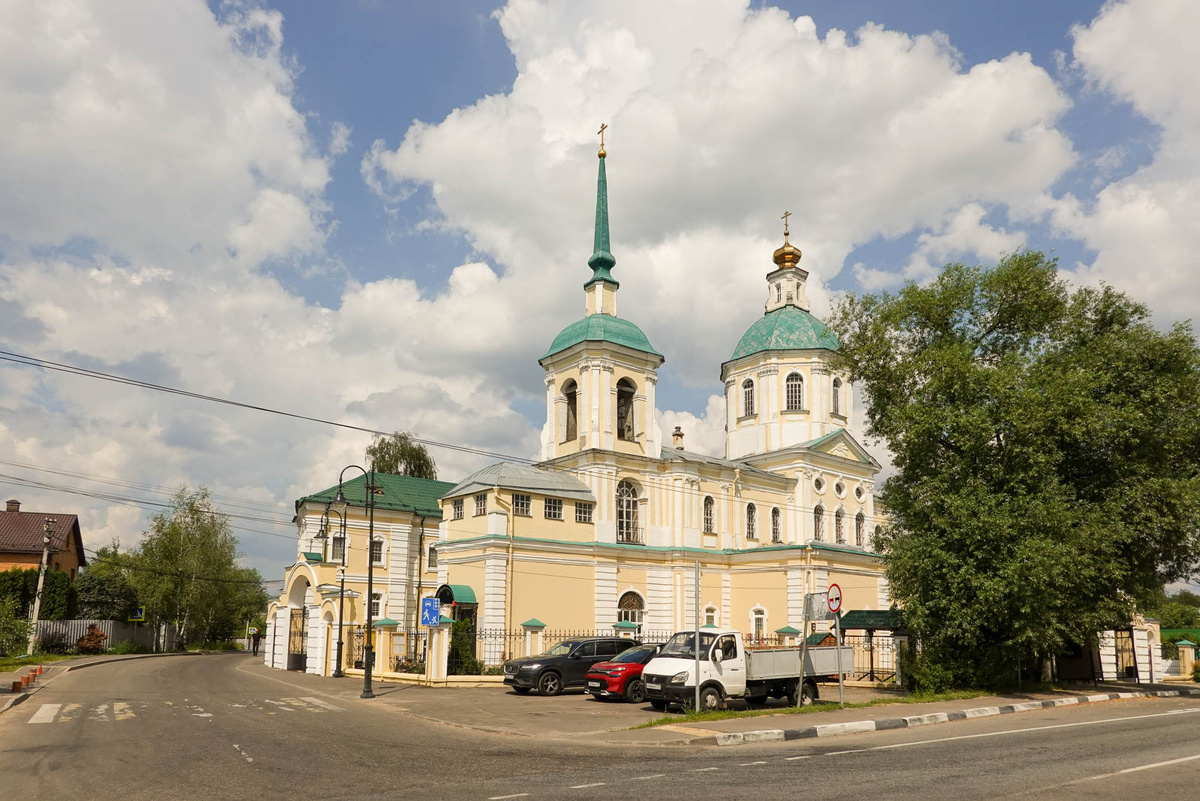 Город Лобня. Улица Киово, 25А.