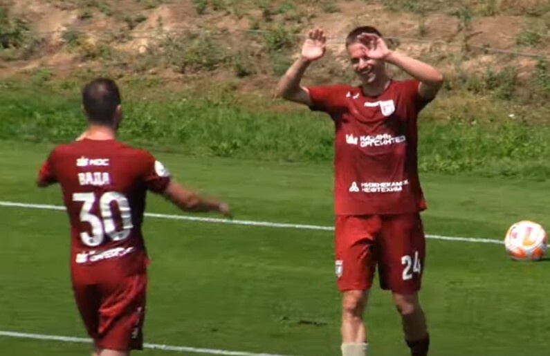 ​В целом, вопреки погодным условиям, игра «Рубина» и «Крыльев Советов» смотрелась неплохо. Фото: скриншот видео