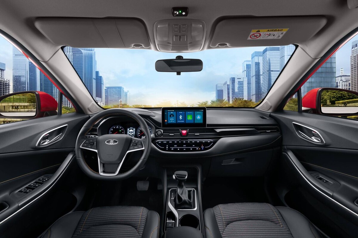   Внутри салона Москвич 3