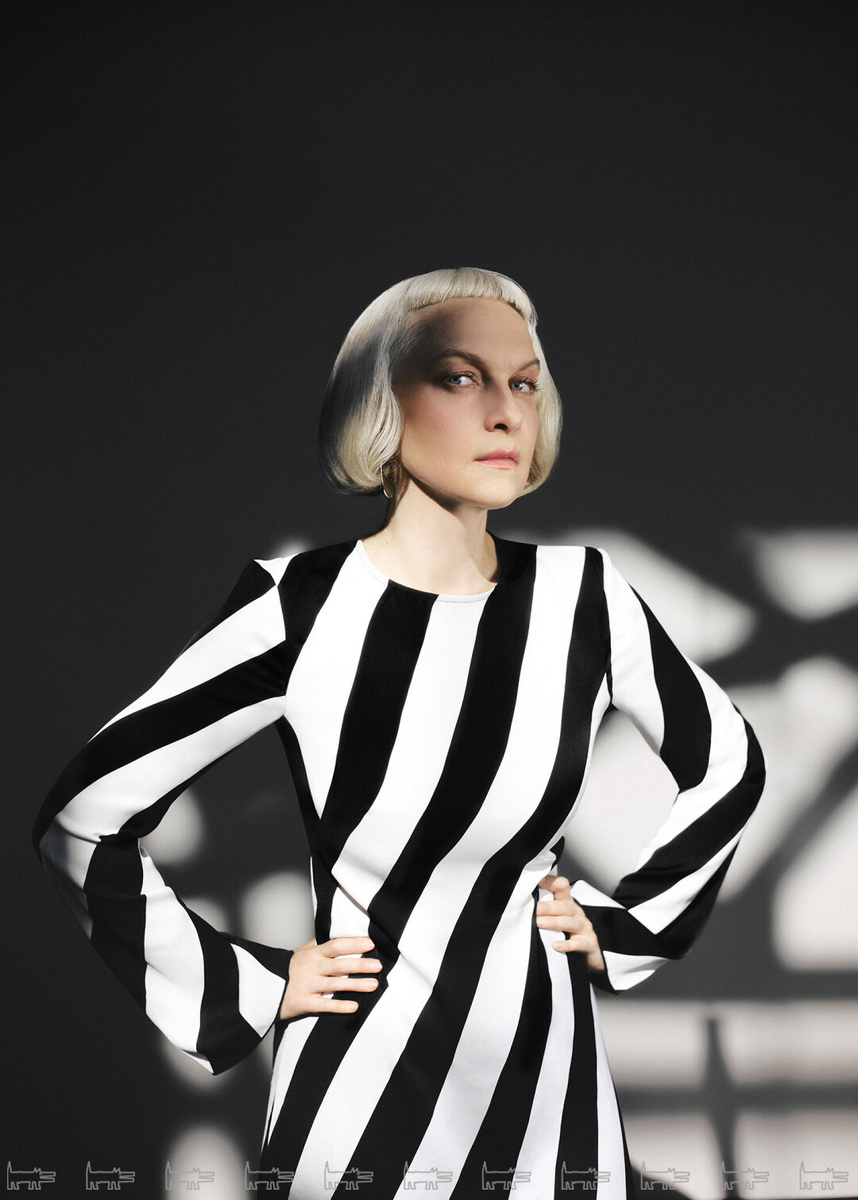    Платье MANGO, серьги HERALD PERCY   Фото: Фото: Варвара Орлова. «Собака.ru»