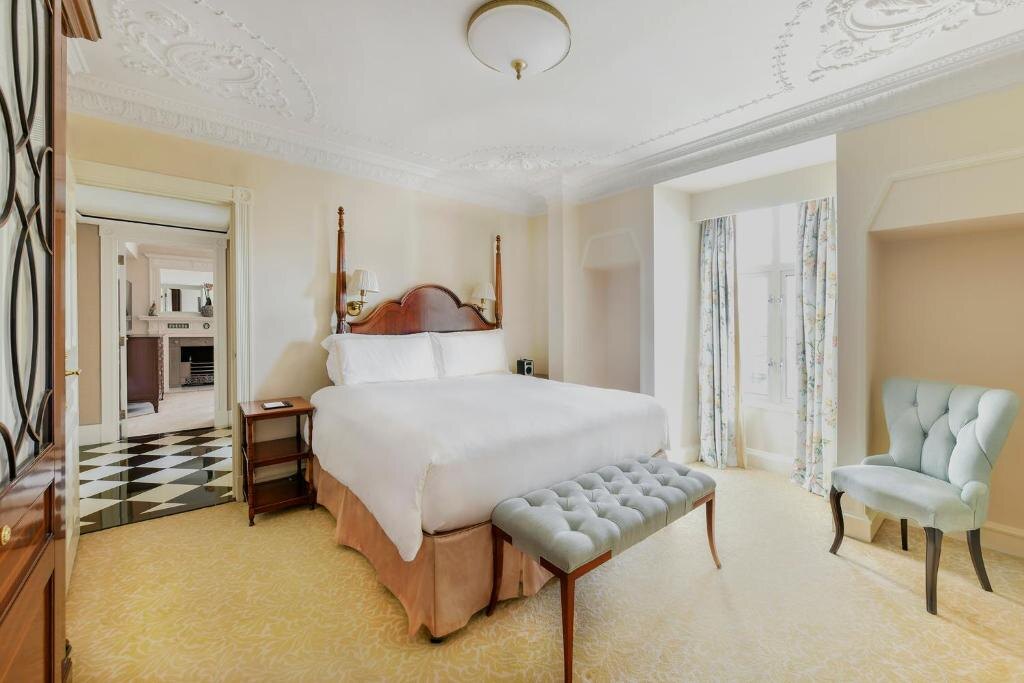 На фото: Отель Savoy, Лондон / thesavoy.uk-london.website