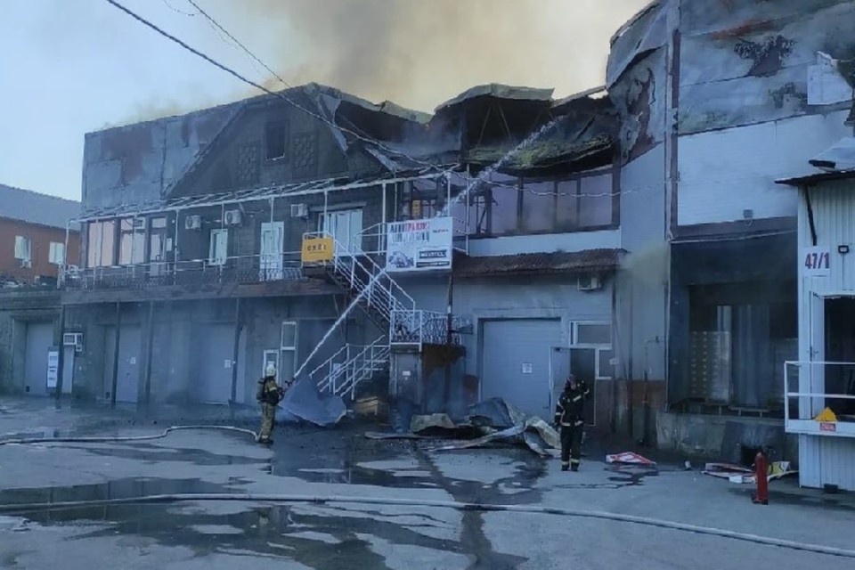    Пожар на складе на Оловозаводской улице в Новосибирске нанес ущерб в 200 млн. Фото: ГУ МЧС НСО