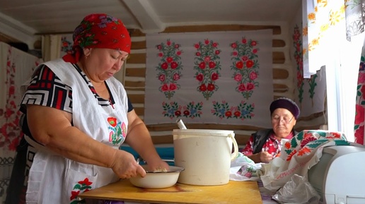 ЖИЗНЬ В ТАТАРСКОЙ ГЛУБИНКЕ - приготовление тыквенного белеша. ТАТАРСКАЯ ДЕРЕВНЯ в наши дни.