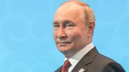 Путин проводит пресс - конференцию на ШОС .