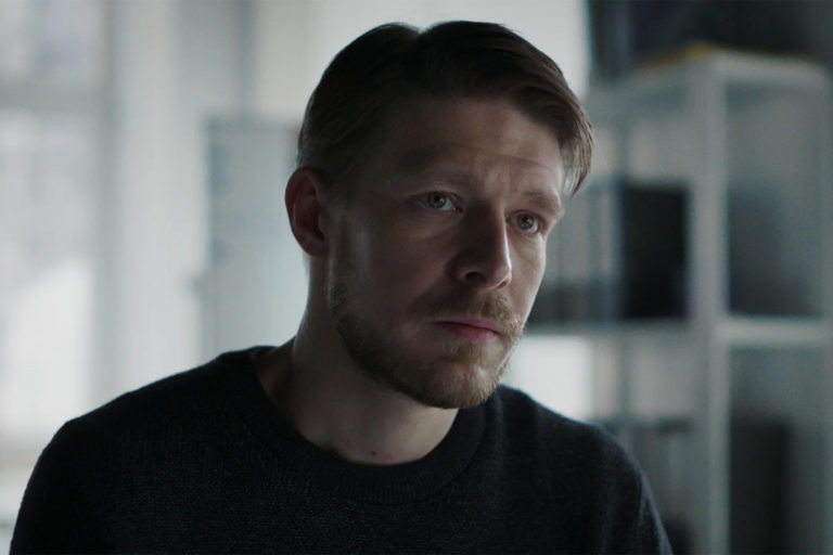   Фото: кадр из фильма «Здоровый человек» (2022) / Каропрокат / режиссер Петр Тодоровский Анастасия Манцова