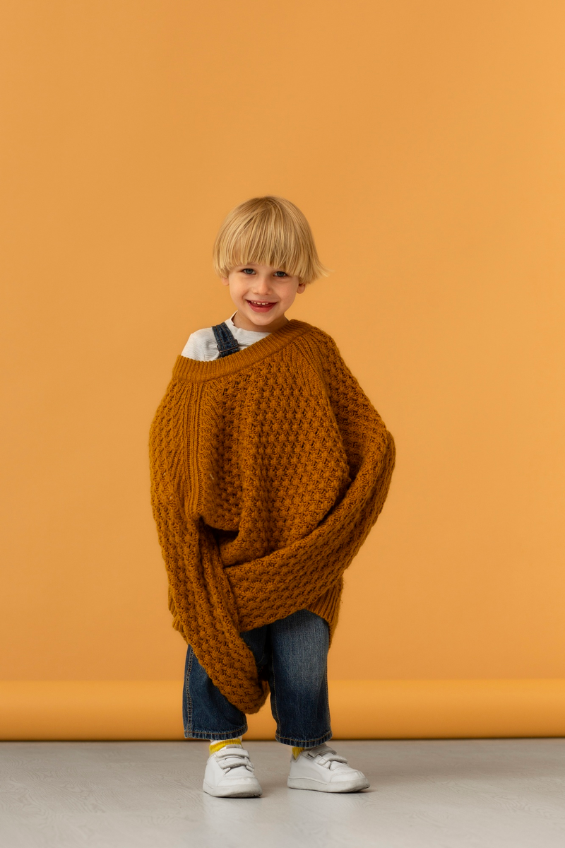 <a href="https://ru.freepik.com/free-photo/full-shot-smiley-kid-posing-studio_33625919.htm#fromView=search&page=1&position=8&uuid=fb69c734-fd4f-430d-bb09-dfe2e782f9d1">Изображение от freepik</a>