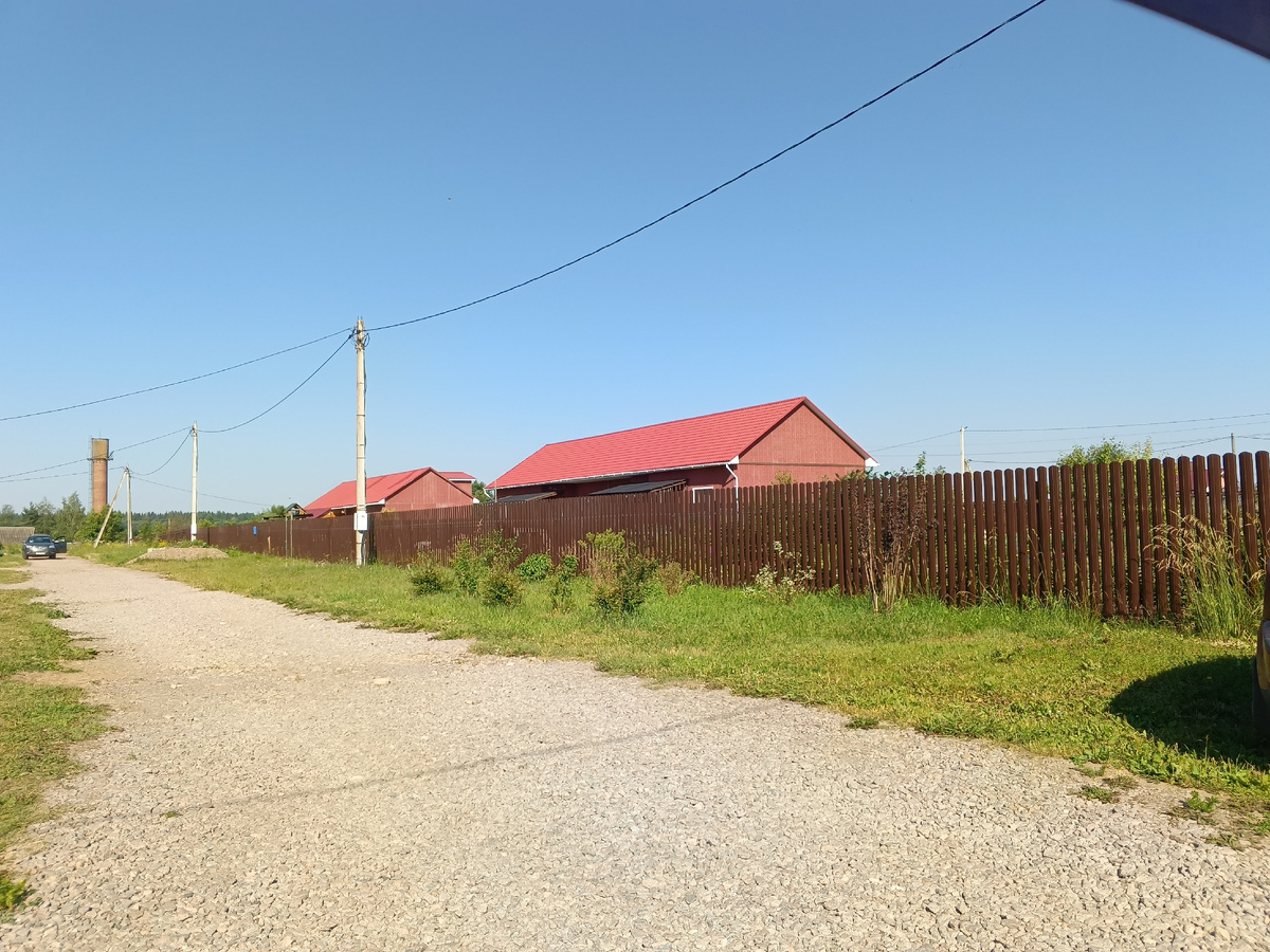 На центральной улице гостевого дома 