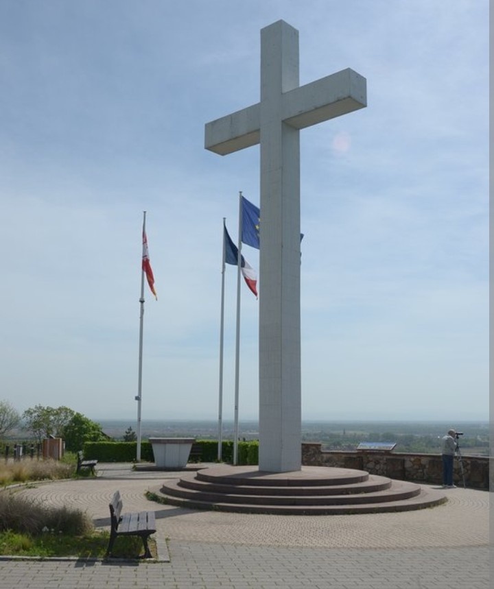 Мемориал жертв нацистского конлагеря.