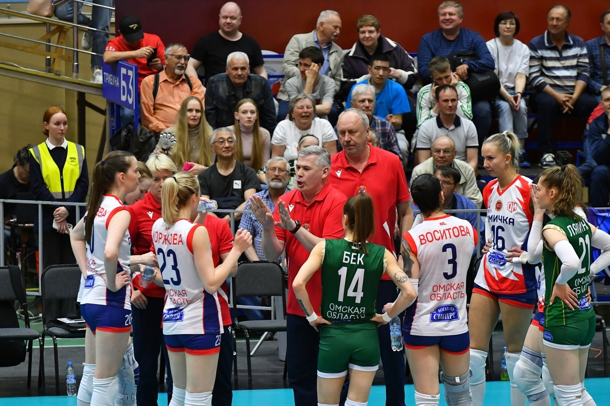 Виктор Ушаков возвращается с "Омичкой" в Суперлигу спустя 13 лет. Фото: волейбольный клуб "Омичка"