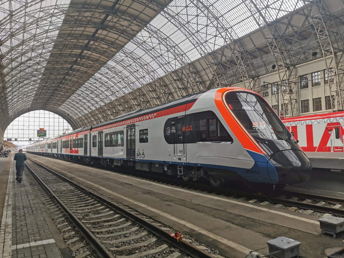 Электропоезд ЭГЭ2Тв-029 "Иволга" - поезд 4-го поколения.