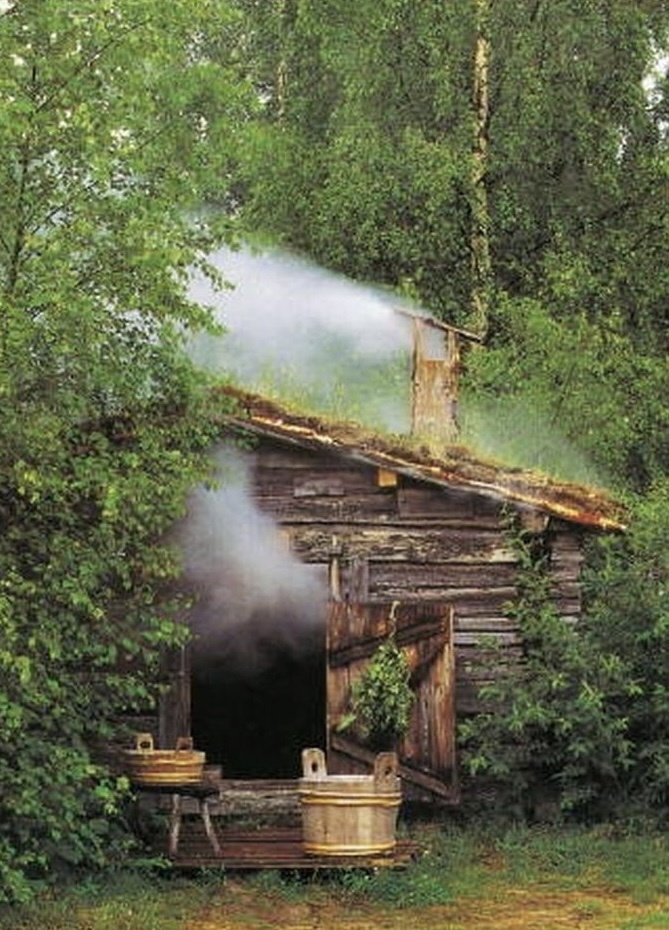 В качестве массажных приёмов активно использовались растирание, разминание и - в банях - "хвощевание" с помощью веника. 