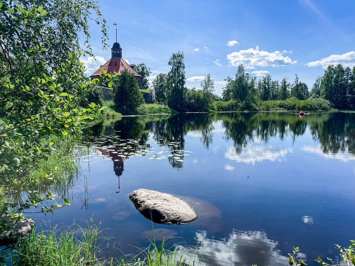 Вид на крепость с реки Вуокса. Фото автора