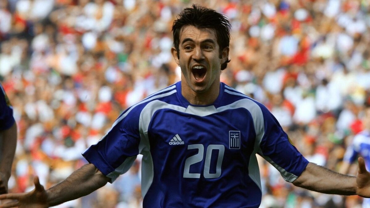 4 июля 2004 года завершился 12-й чемпионат Европы по футболу, подаривший миру одну из самых чудесных спортивных сказок. Переносимся на край континента и вспоминаем турнир в Португалии!