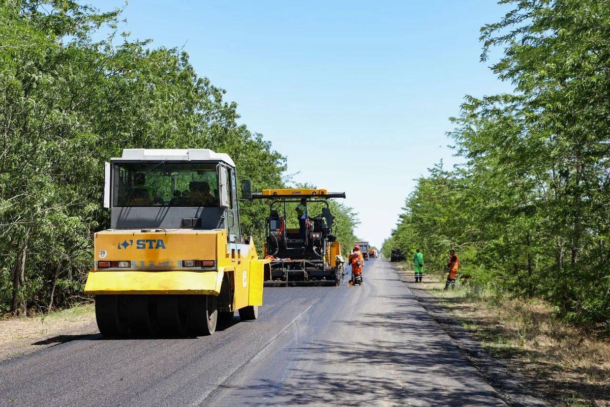 В Запорожской области приступили к восстановлению автомобильной дороги Трудовое – Новофилипповка. Дорога является одним из направлений к музею «Каменная могила», источник – Телеграм-канал Балицкий Евгений