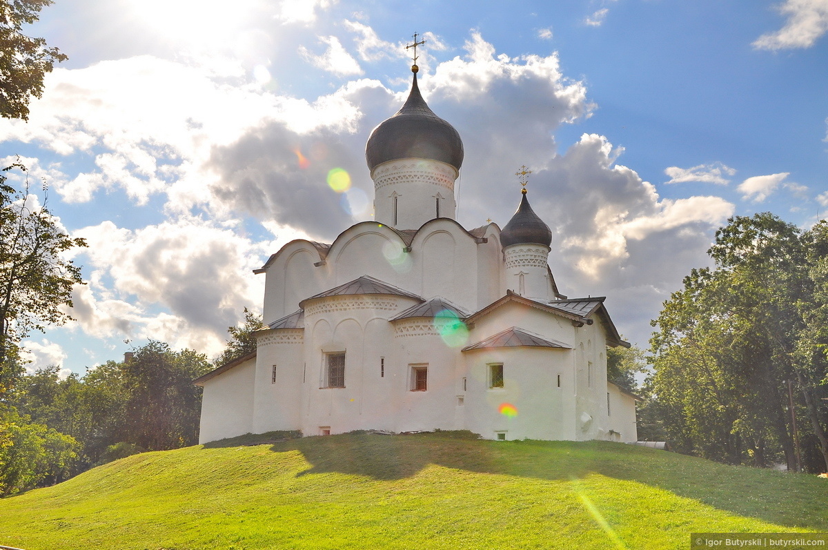 Псков. Храм Василия на Горке. Фото: Игорь Бутырский. 