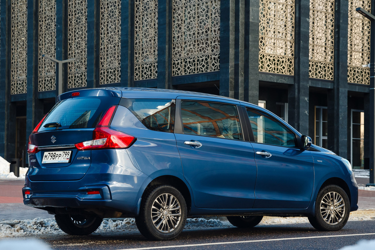    Ertiga собирается в Индии, Индонезии и Мьянме и адресована рынкам стран Юго-Восточной Азии, Ближнего Востока, Южной Америки и Южной Африки. Поэтому в России антикор — первым делом   
Дмитрий Питерский