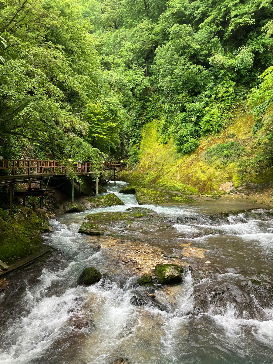 Черниговка. Ущелье. Река Мачара. Фото автора. 