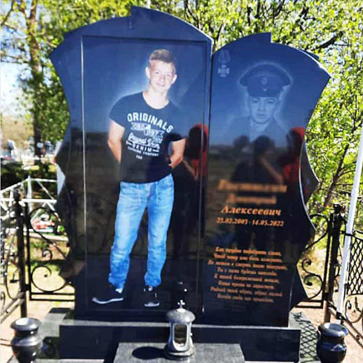 Пороховское кладбище могила пригожина. Памятник пригожину на могиле. Могила михаила круга. Памятник пригожину на могиле. Памятник пригожину на могиле.