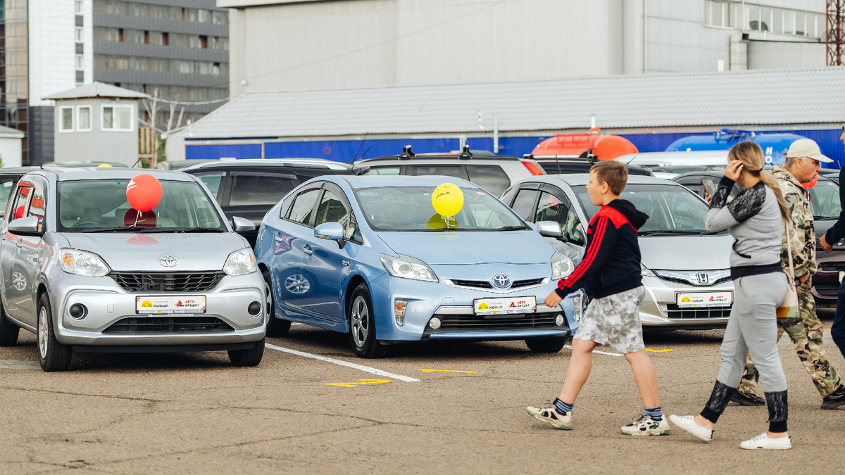 На нашем авторынке "Новый" в центре Улан-Удэ. Фото "Автотайм Сибирь"