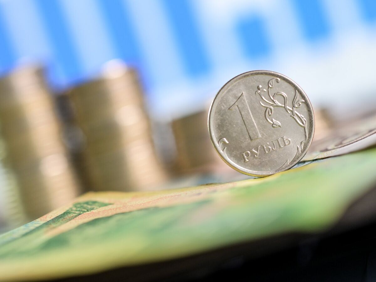    Монета номиналом один рубль© РИА Новости . Владимир Трефилов