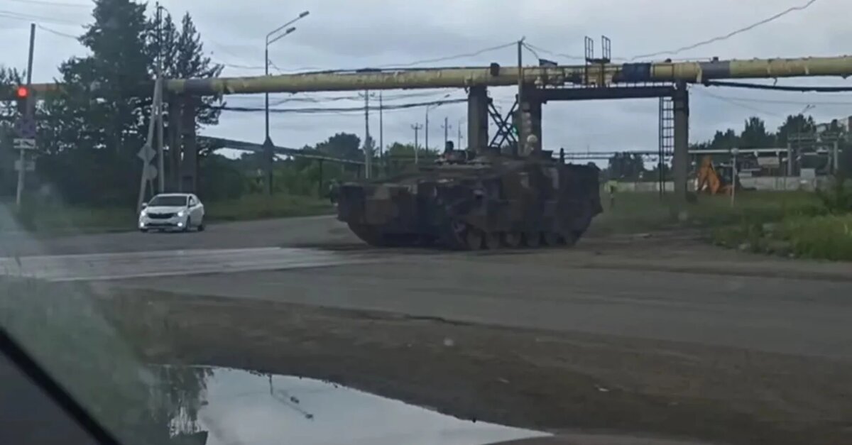 Фото издания World defense news