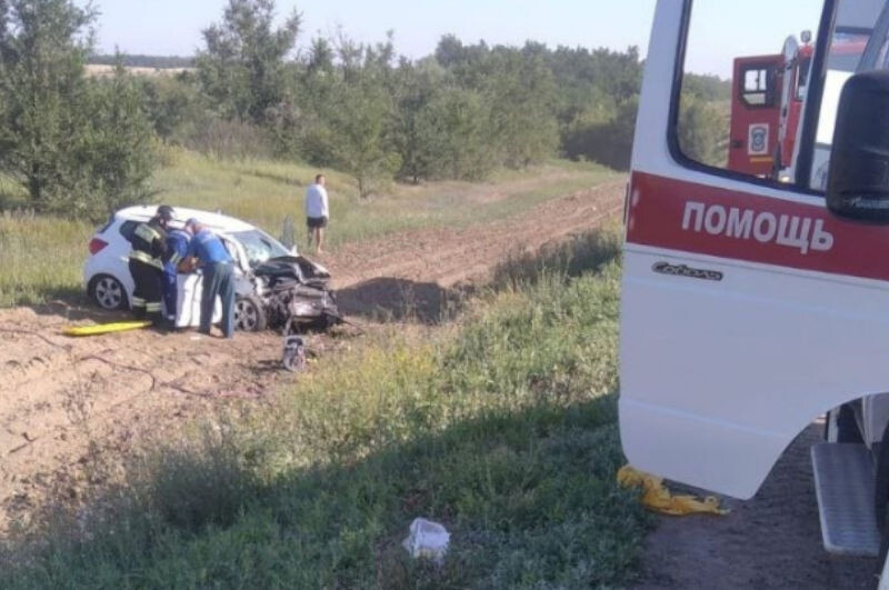    На месте ДТП (фото: клиническая станция скорой медицинской помощи Волгоградской области