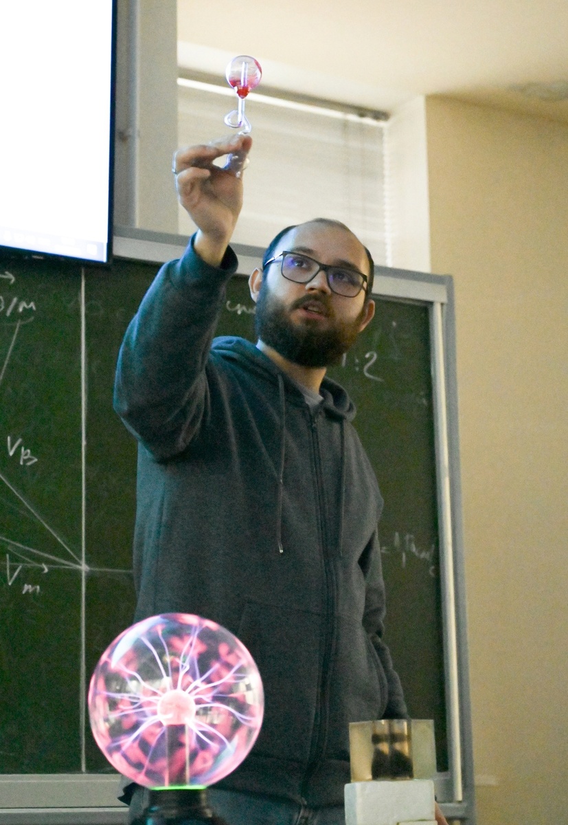 Шутов Илья Владиславович, старший преподаватель ИМИТИФ