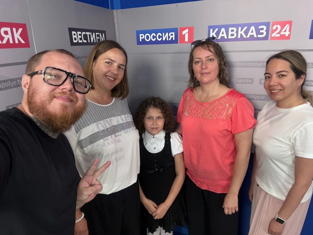 Вчера состоялся прямой эфир на Радио России | Ставрополье где мы рассказали о большой фотовыставке животных нашего приюта, размещённой в ТЦ ЦУМ!