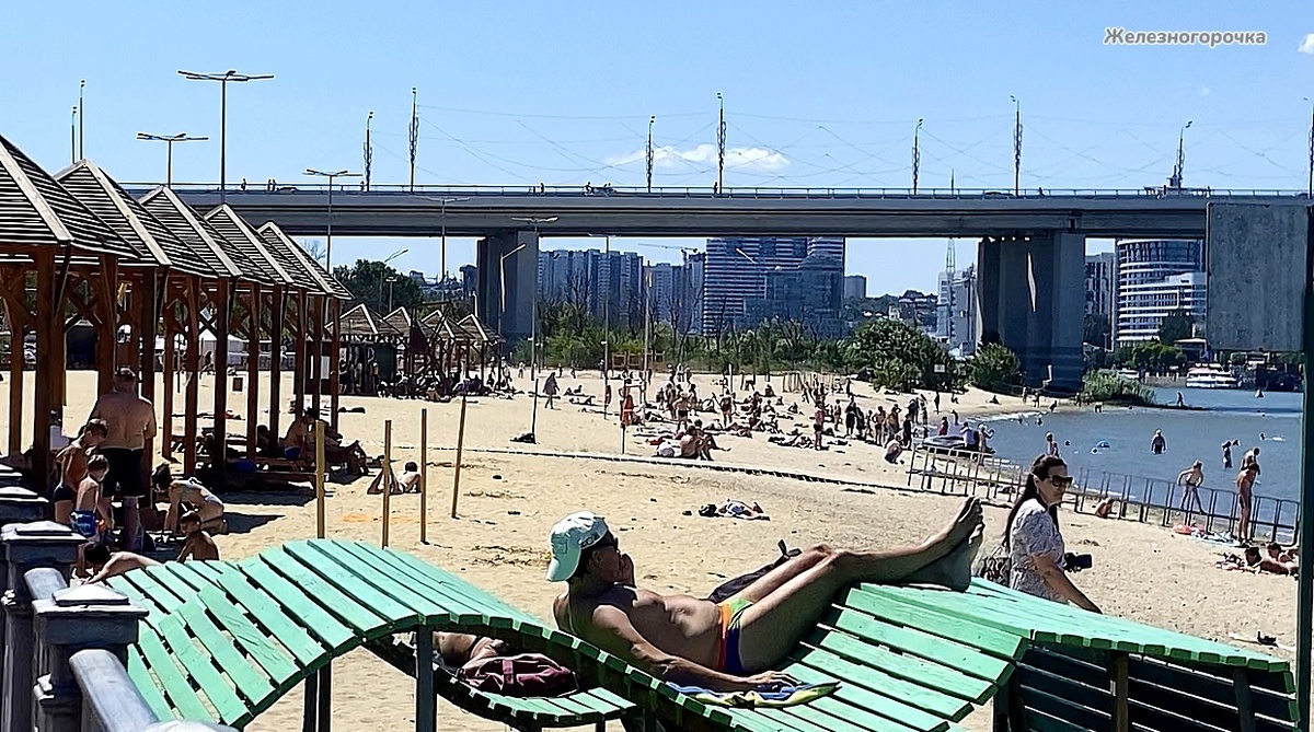Пляж левого берега Дона 