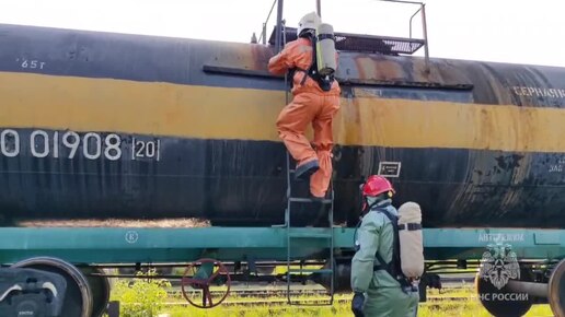 Из-за жаркой погоды произошла утечка серной кислоты на улице Голублева в Ижевске