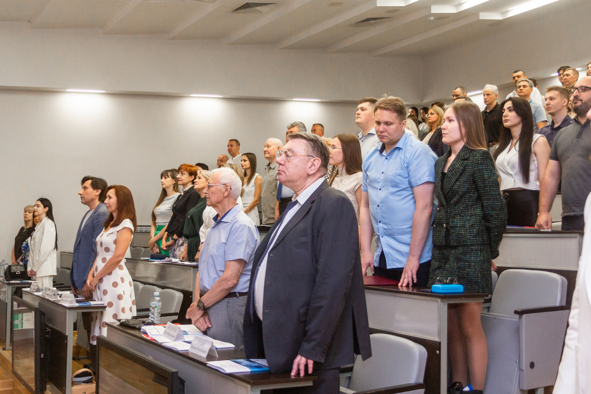 ХХ Международная научно-практическая конференция памяти Заслуженного деятеля науки РФ Олега Васильевича Иншакова «Конкурентоспособная Россия: экономико-правовое регулирование инвестиционной...-4