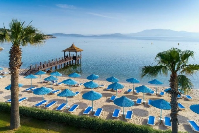 Теперь здесь у Чесмы так,, и называется немного по другому - Чешме