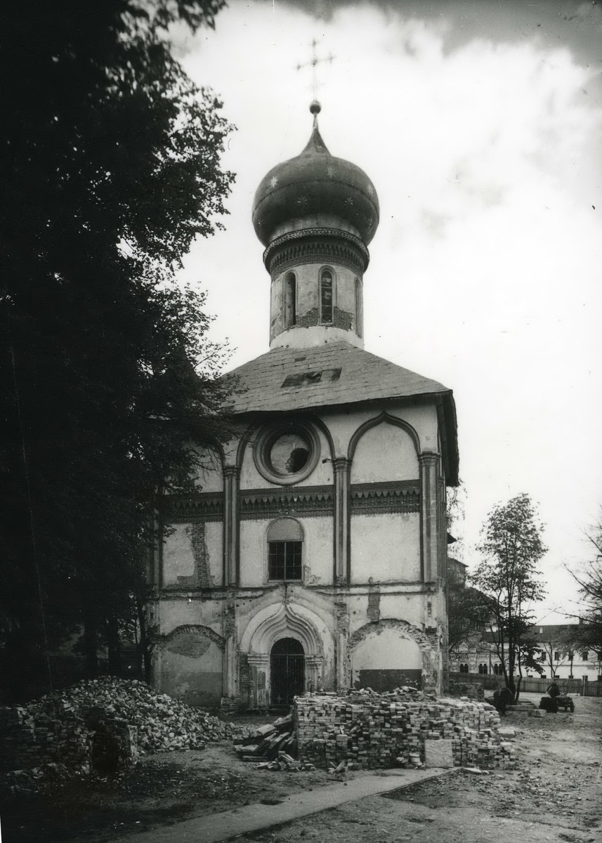 Духовская церковь после разборки приделов. 1940 г. фото с негатива СПМЗ