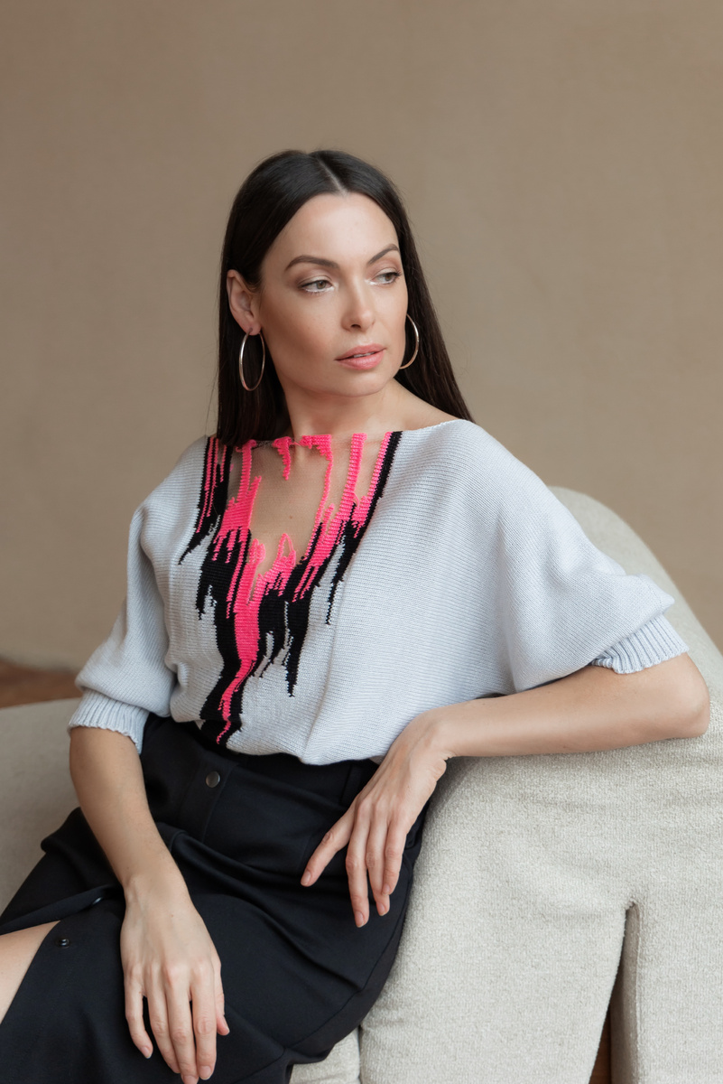 Ирина Мамутина в блузе "Огонь" из итальянского хлопка 11800 руб.