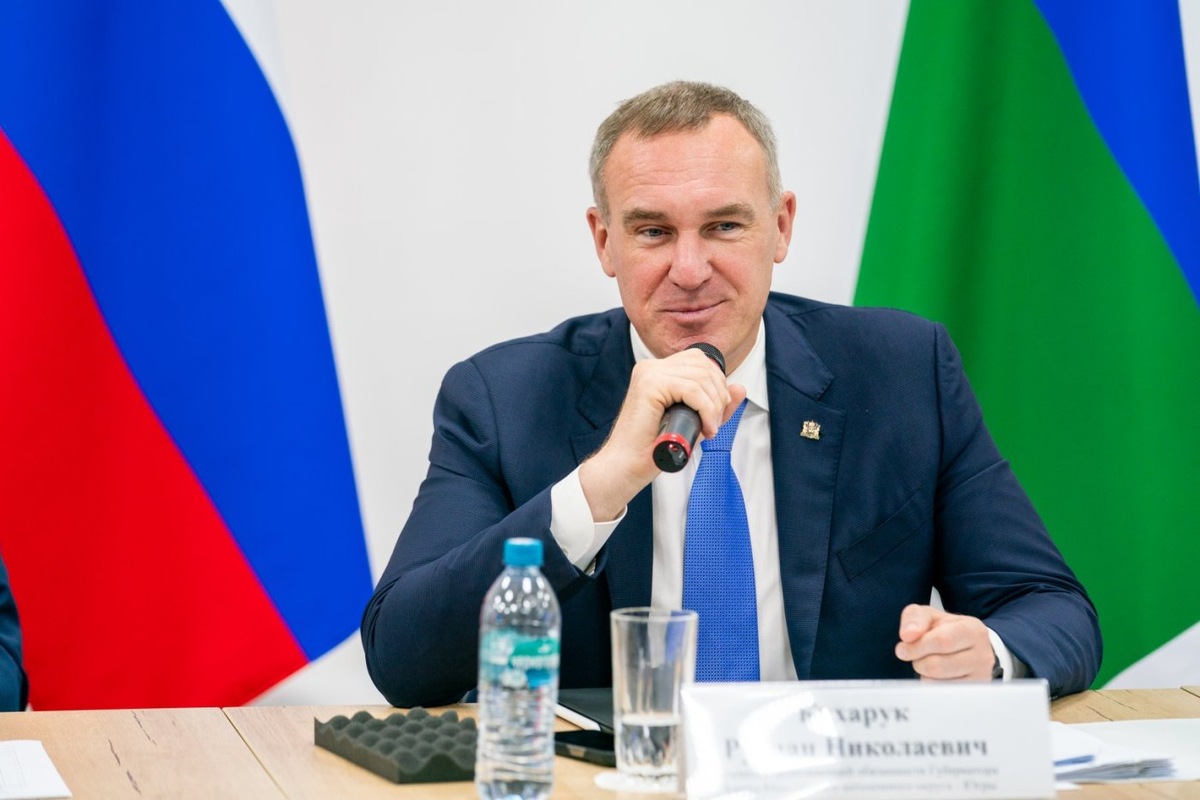    Руслан Кухарук пообещал жителям Покачей изучить все поставленные вопросы и решить проблемы