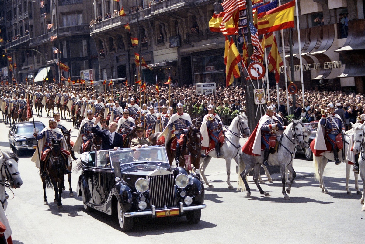 Франко и президент США Джеральд Форд участие в торжественном параде в Мадриде, 1975