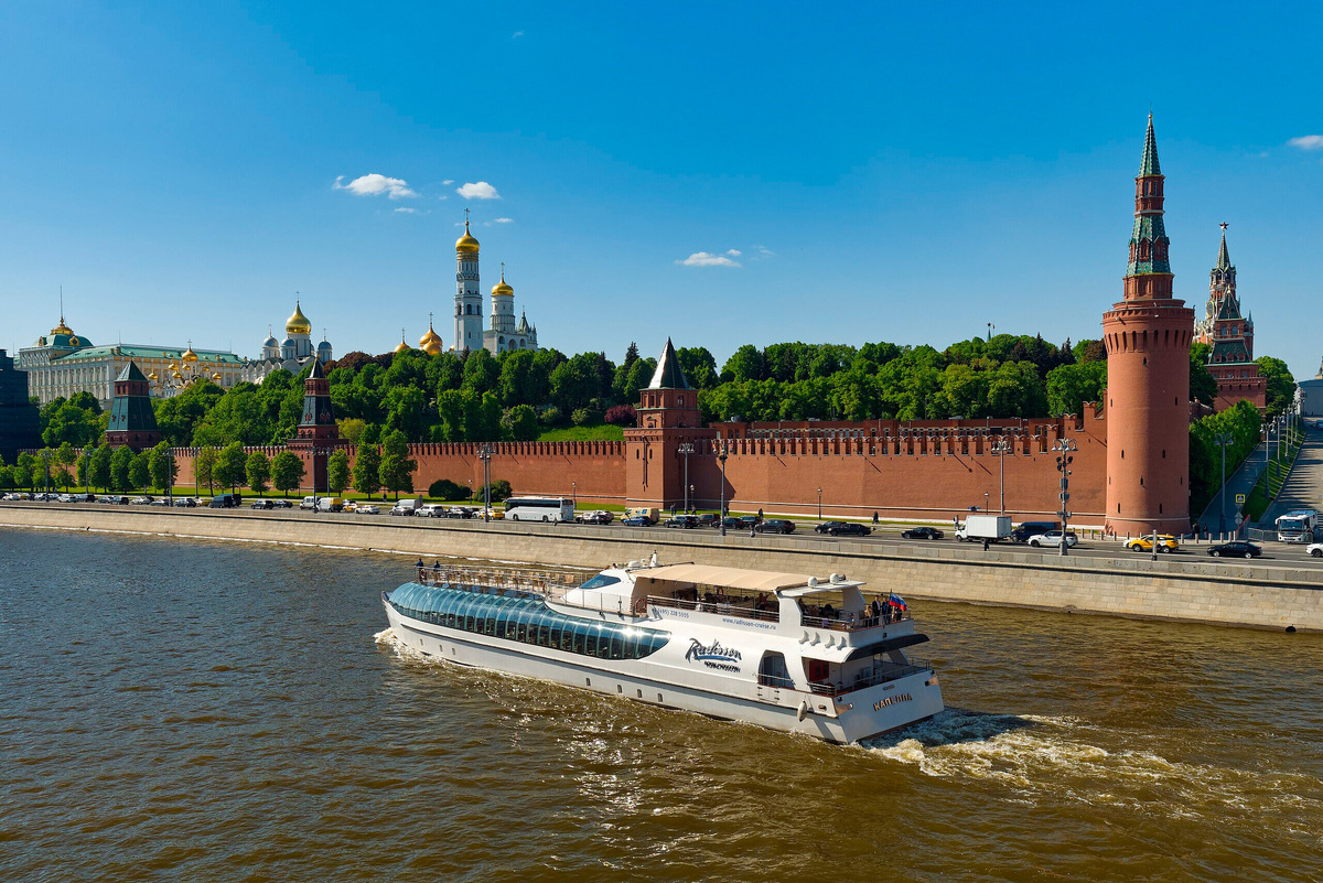 С воды Кремль выглядит совсем иначе. Фото: Alexxx1979 / Wikimedia