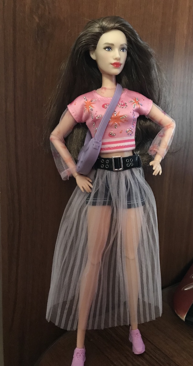 Девица симпатишная, ноо …..