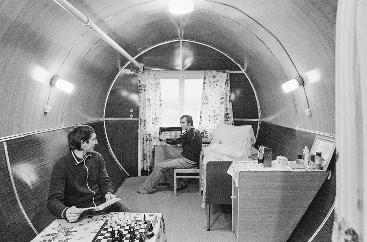 Вахтовики в домике
В. Кожевников / TASS