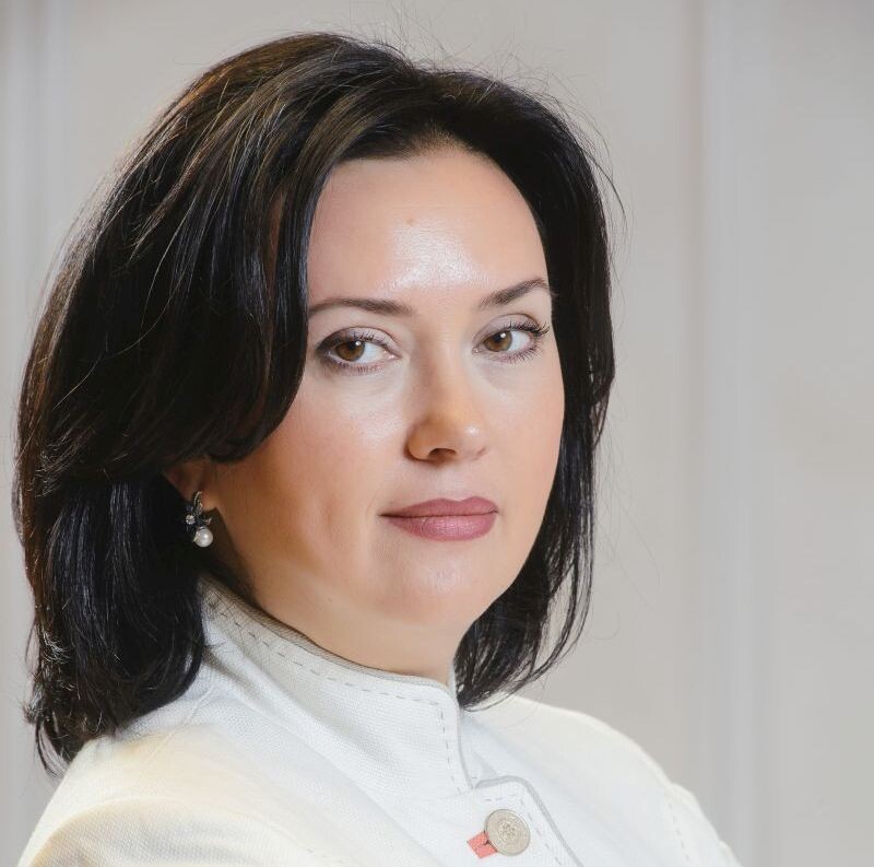 Свитшоты женские. Голубой свитшот. Блюдо коралл. Kuheland. Милые свитера.